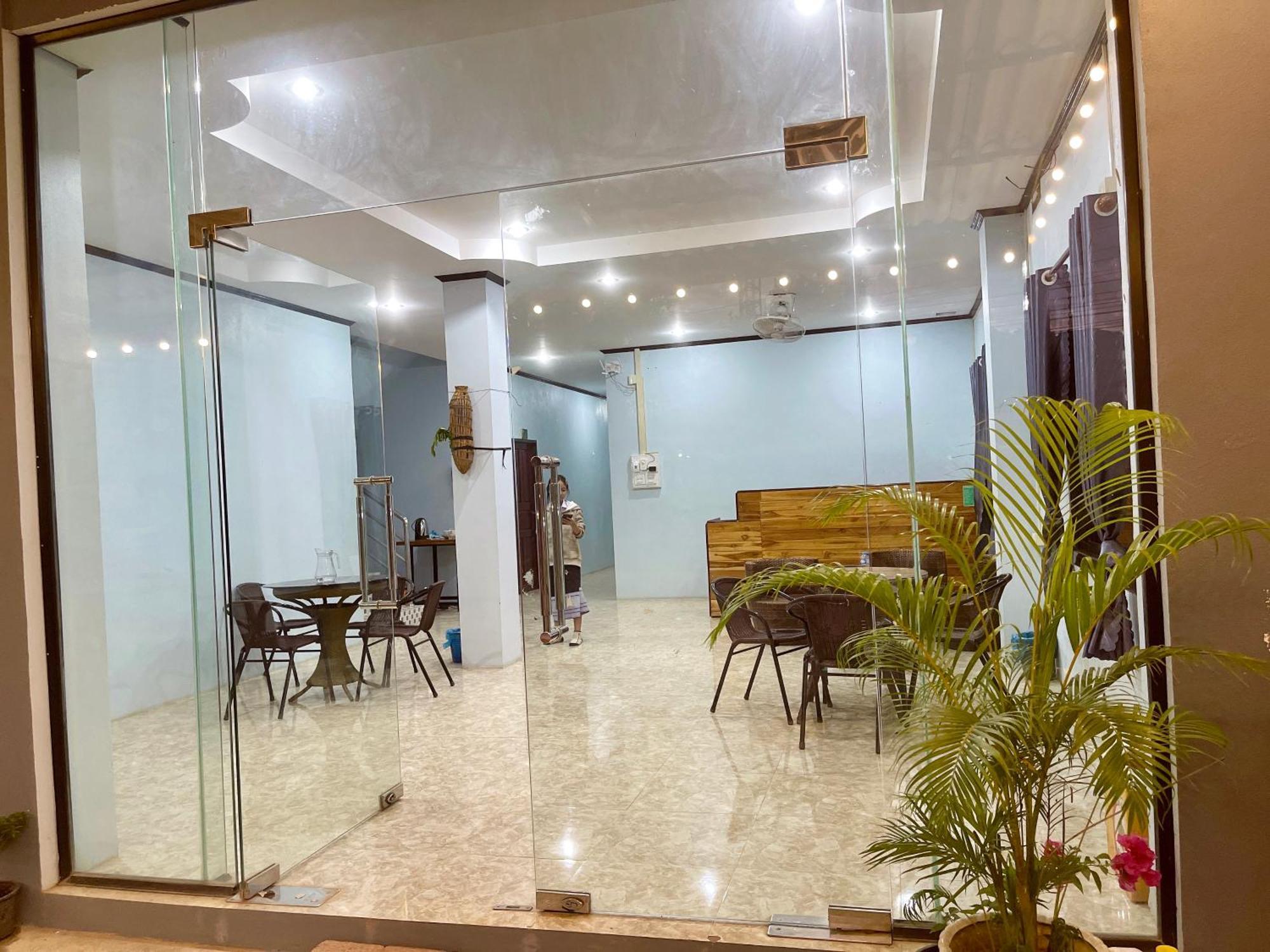 Smile Guesthouse Vangvieng 방 비엥 외부 사진