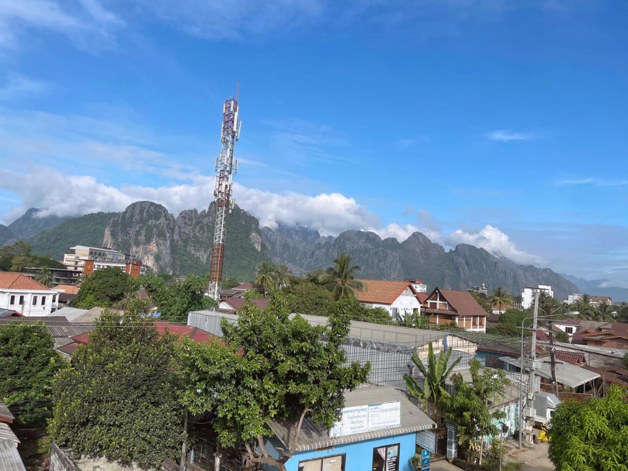 Smile Guesthouse Vangvieng 방 비엥 외부 사진