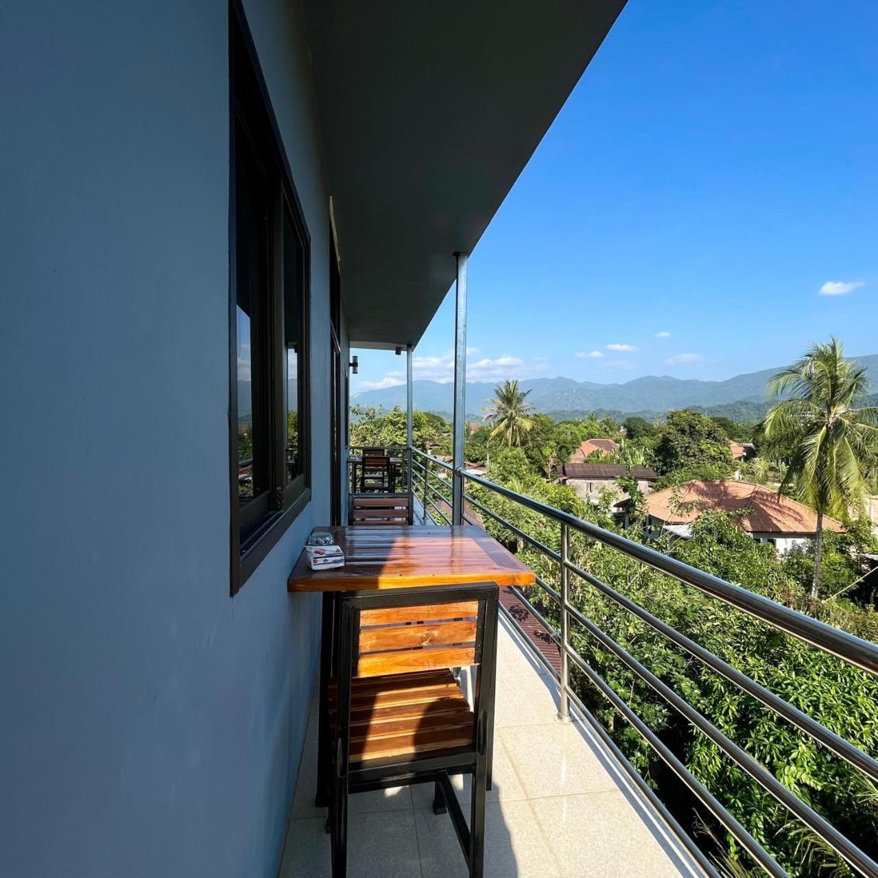 Smile Guesthouse Vangvieng 방 비엥 외부 사진