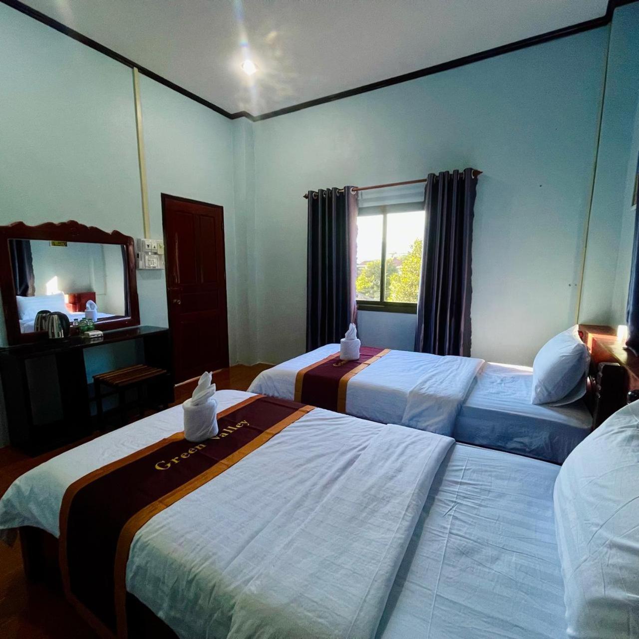 Smile Guesthouse Vangvieng 방 비엥 외부 사진