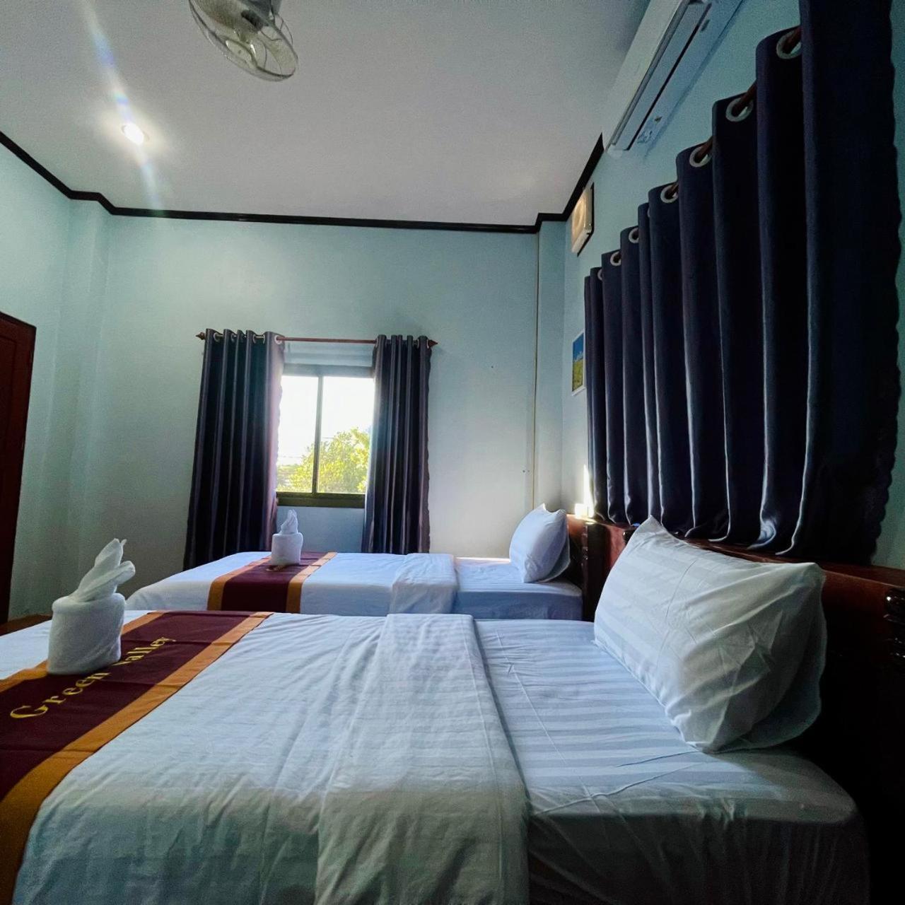 Smile Guesthouse Vangvieng 방 비엥 외부 사진