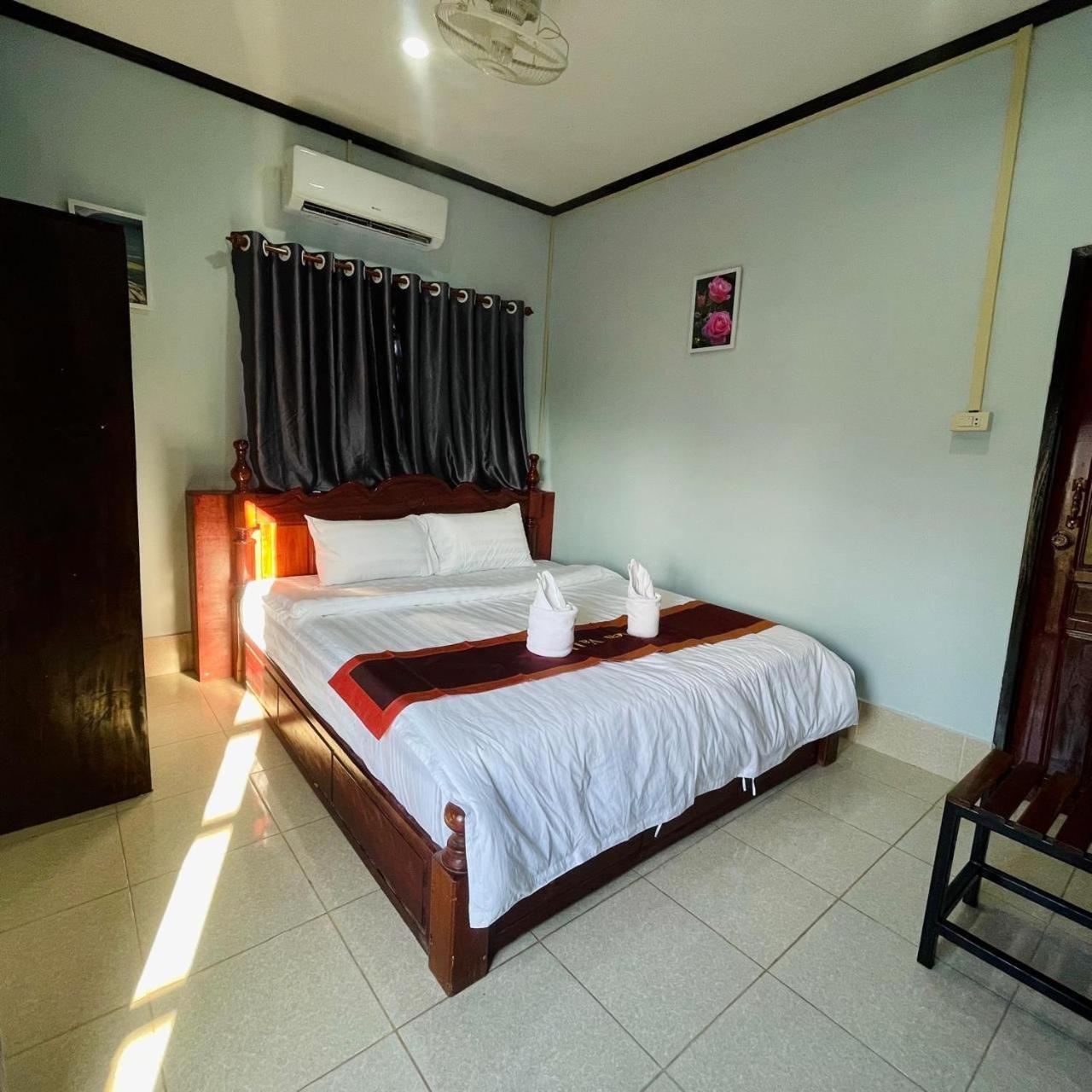 Smile Guesthouse Vangvieng 방 비엥 외부 사진