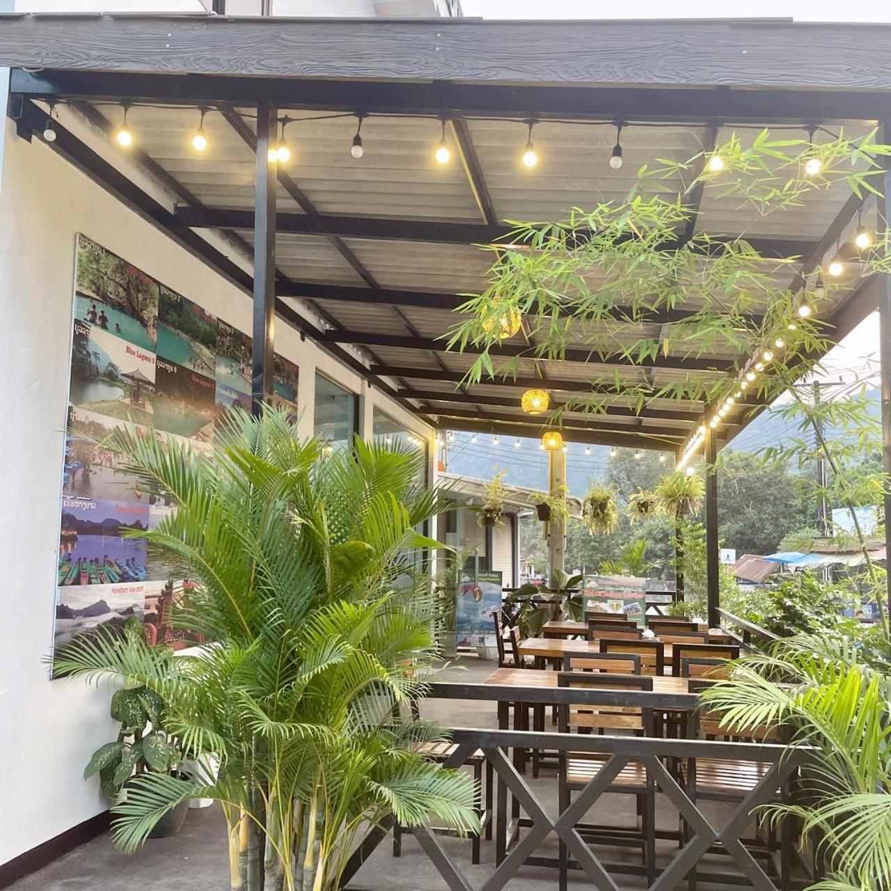Smile Guesthouse Vangvieng 방 비엥 외부 사진