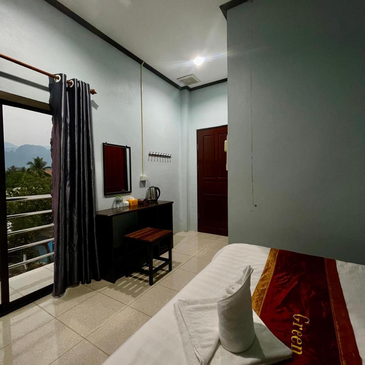 Smile Guesthouse Vangvieng 방 비엥 외부 사진